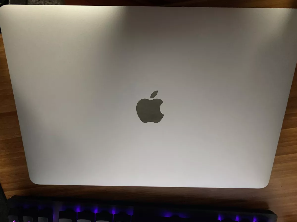 Macbook pro 2017 13 inch Silver