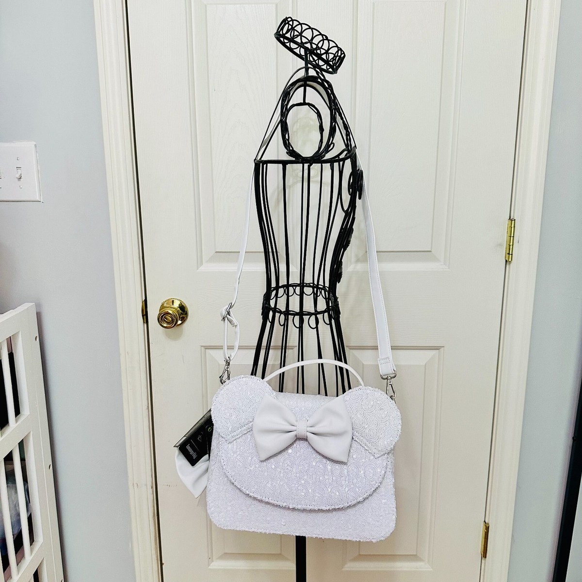 LOUNGEFLY X DISNEY BRIDAL COLLECTION MINNIE MOUSE SEQUIN  display picture 1