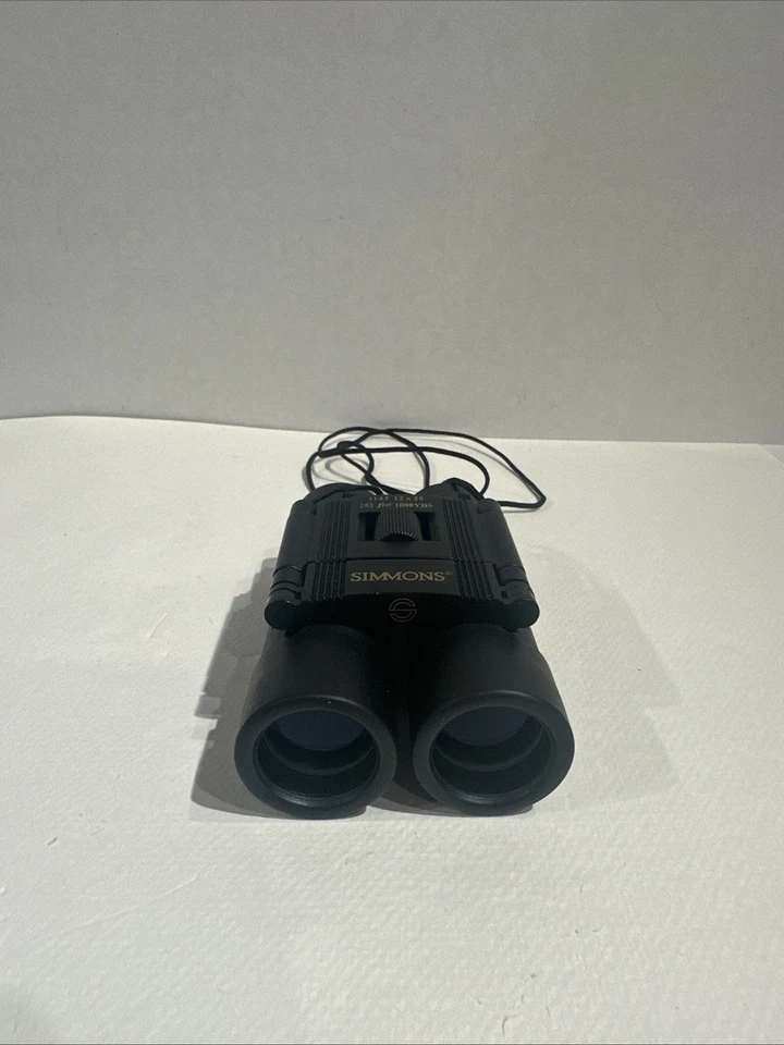 Simmons Folding 1143 Binoculars  12 X 25 (252ft@ 1000YDS) - Image 4 of 4