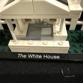 LEGO ARCHITECTURE The White House 21006 No Box Or Instructions -4 Pieces Dusty