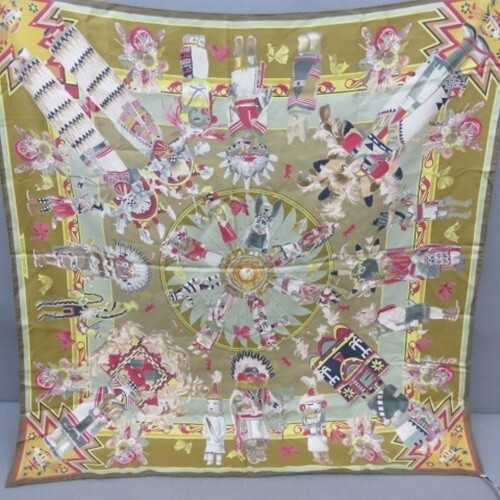 Foulard Hermès 100% Soie « Kachinas » Par Oliver Kermit – 90x90cm – Multicolore – Neuf Sans étiquette