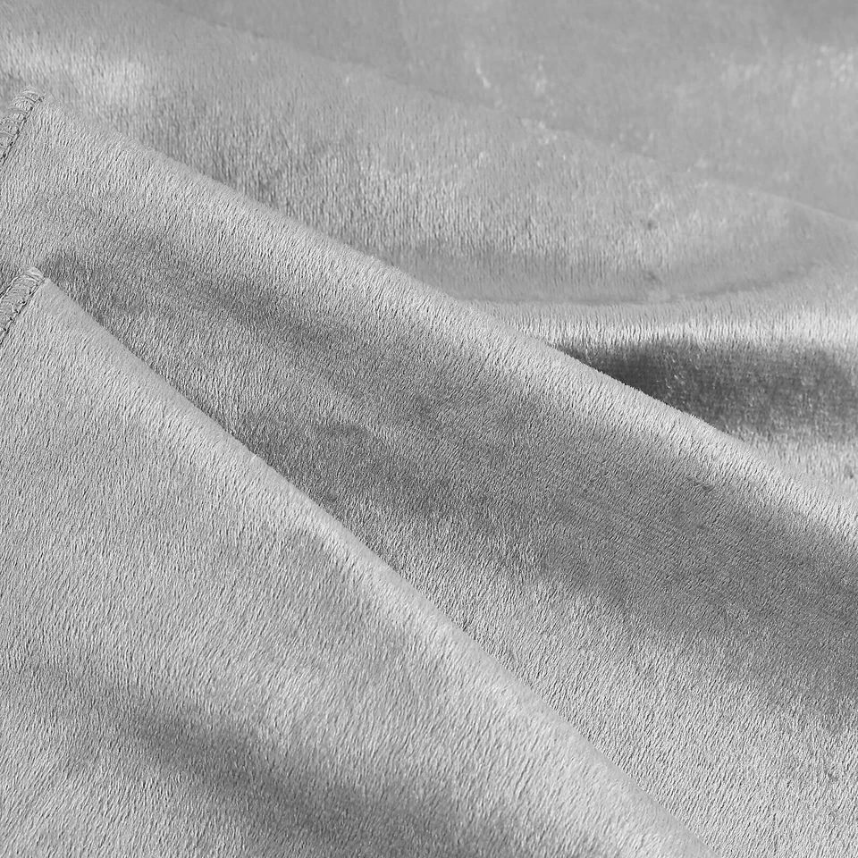 Tovagliette In Velluto Argento, 30 Cm X 271 Cm 12" X 107" - Immagine 2 di 3