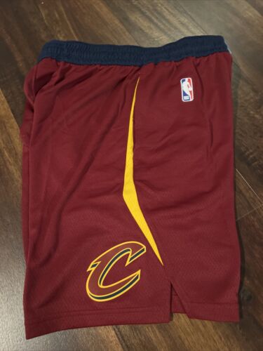 Neu Nike Herren Cleveland Cavaliers NBA Shorts Größe Small Swing Man kastanienbraun - Bild 2 von 4