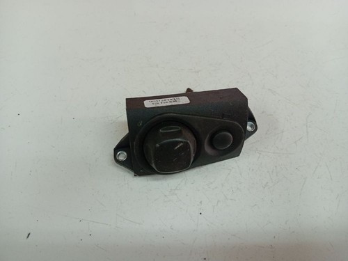 Steering wheel adjustment switch
