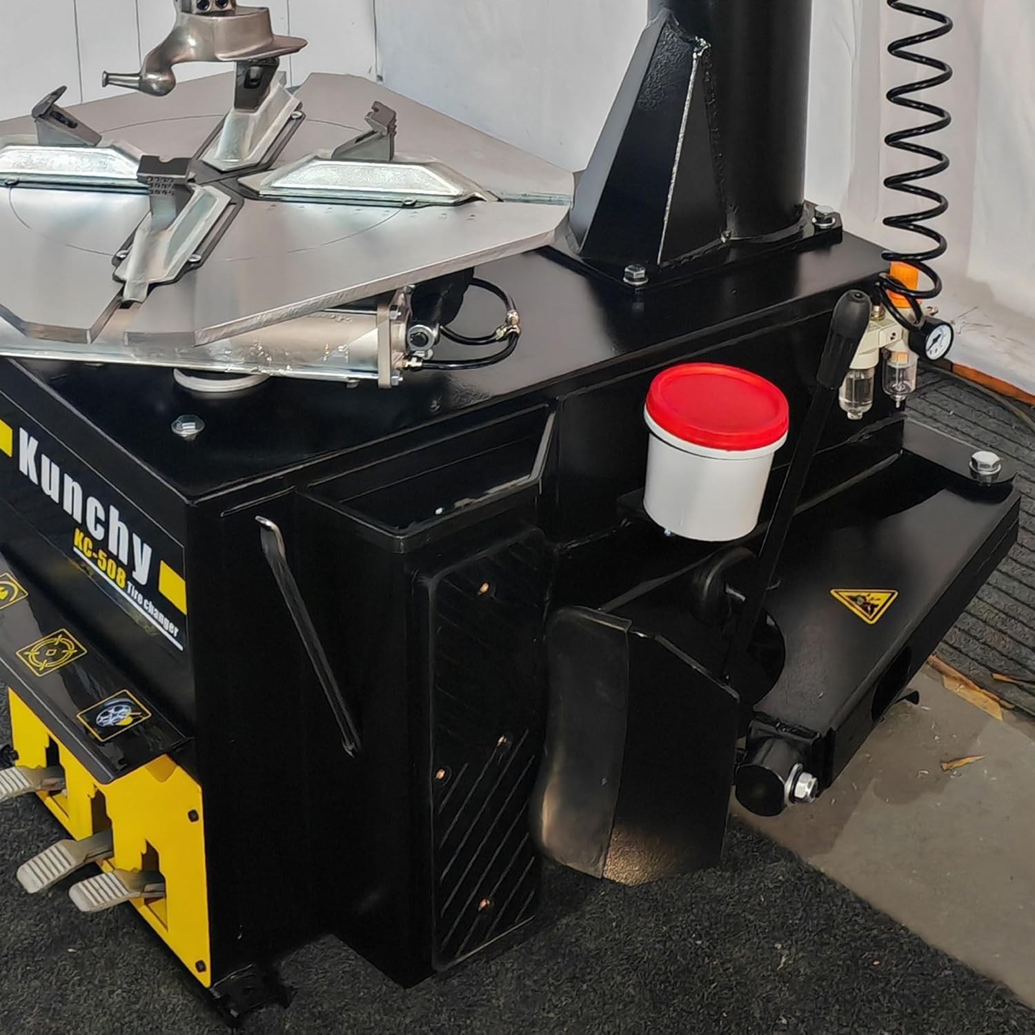 2.0HP Tire Changer w/Assist Arms, 14"-24" Rim, Model 508, 1-Year Warranty