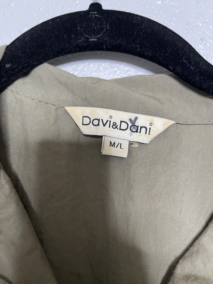 Davi & Dani Women's Olive Green Angel Jacket Military Green Size M/L pearls bead - Image 4 of 4