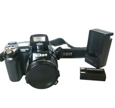 Nikon COOLPIX 5700 5.0MP Digital Camera 2 Batteries, Wall Charger, Memory Card