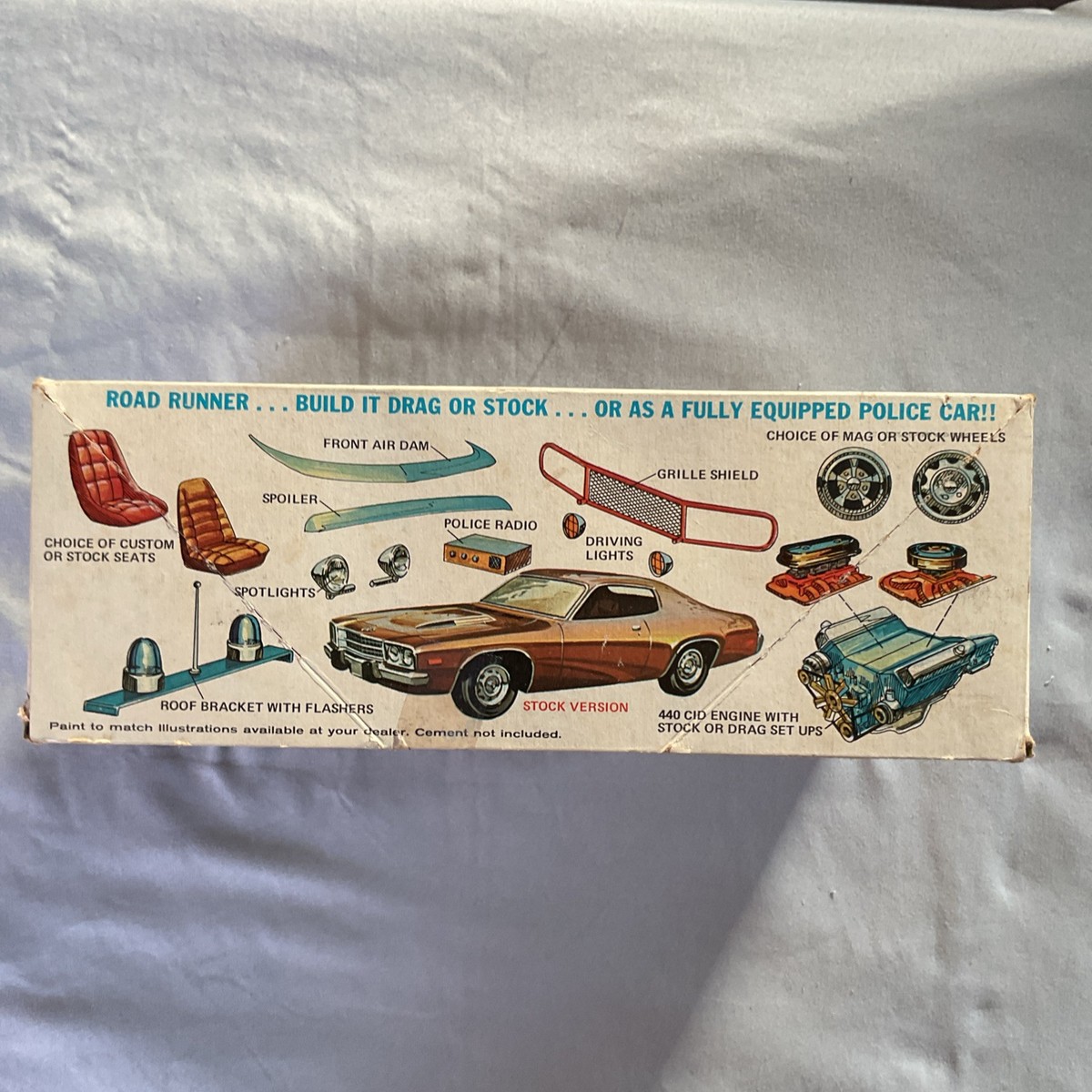 VINTAGE MPC 1974 PLYMOUTH ROAD RUNNER 1/25 SCALE MODEL CAR