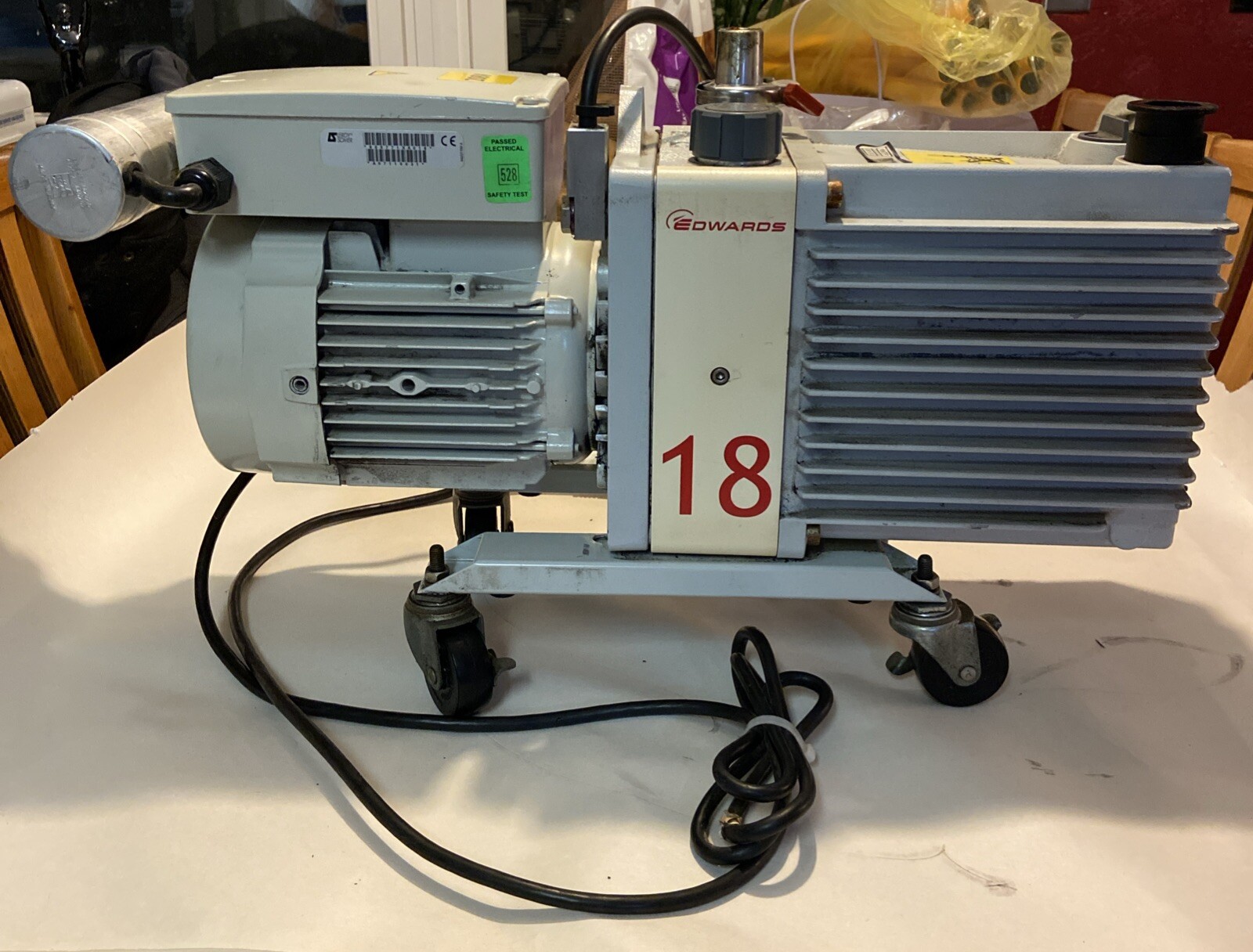 Edwards 18 E2M18 Agilent G1833-81003 Rotary Vane Vacuum Pump A363-24-904 No Cord