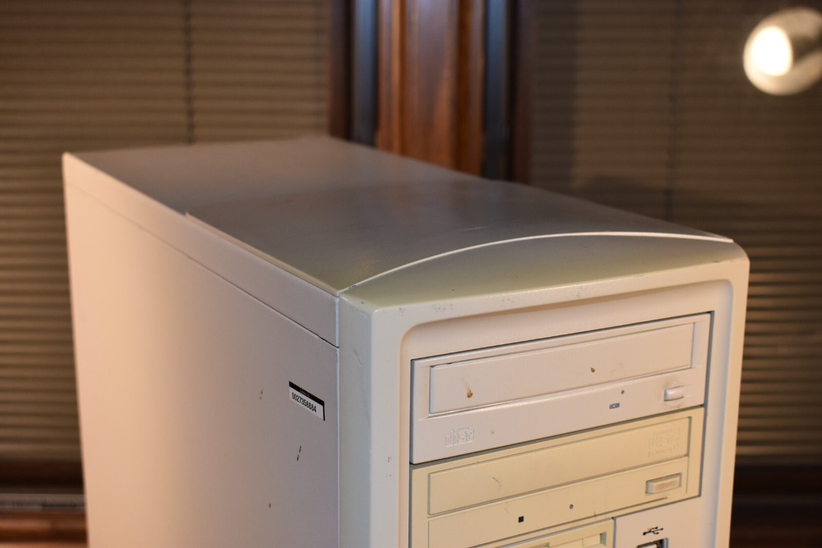 Gateway E4650 Vintage Retro Gaming PC Windows 98 SE Intel Gateway E4650 Vintage Retro Gaming PC Windows 98 SE Intel