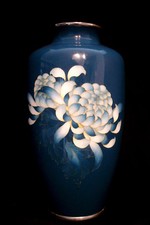 9 3/4"  VINTAGE JAPANESE SHOWA PERIOD SILVER  WIRE CLOISOONE BLUE VASE