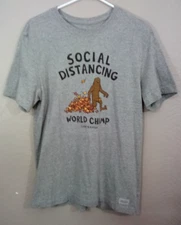 LIFE IS GOOD Men's Social Distancing World Champ BigfootShort Sleeve T-Shirt M