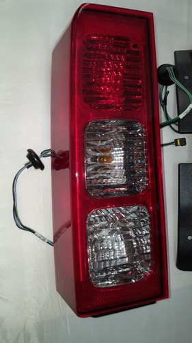 OEM 07-10 Hummer H3 Euro LH Left Driver & RH Right Passenger Taillights Lamps - Picture 5 of 11