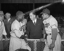 Baseball commissioner Happy Chandler talks Jackie Robinson Don Newc- 1949 Photo
