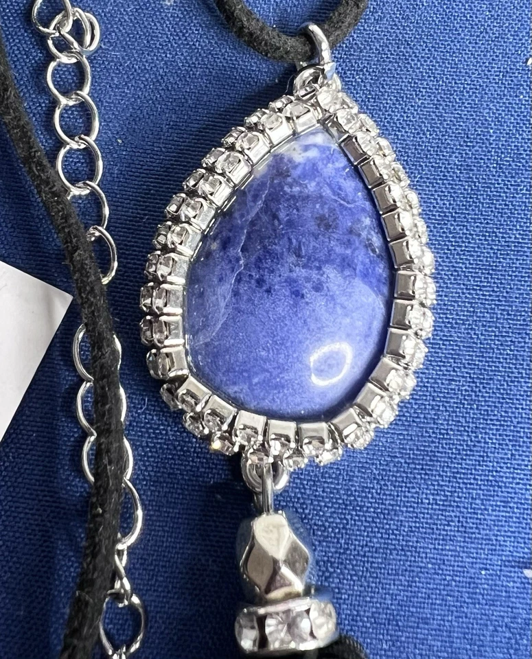 "Collar largo de cordón negro con borla y diamantes de imitación/colgante de sodalita 35"" nuevo con etiquetas" Foto 2 de 4
