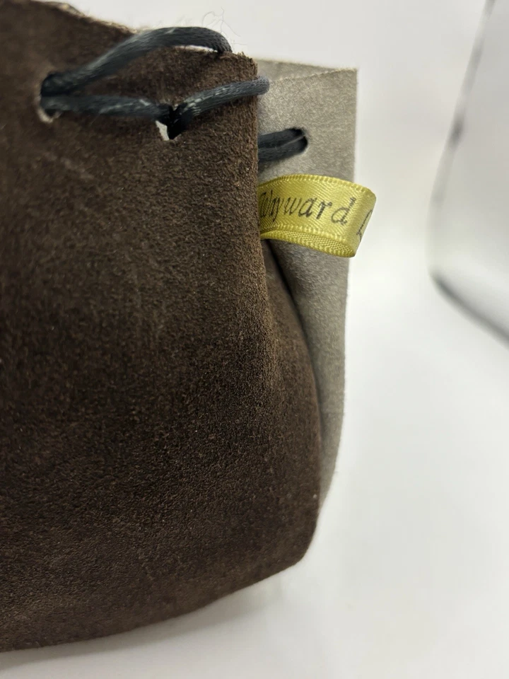 Bolsa de dados de cuero Wayward de Dungeons & Dragons Foto 2 de 4