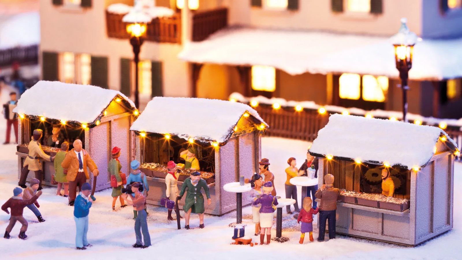 NOCH® Kombi-Set „Auf dem Weihnachtsmarkt“, mit Laser-Cut Bausatz und