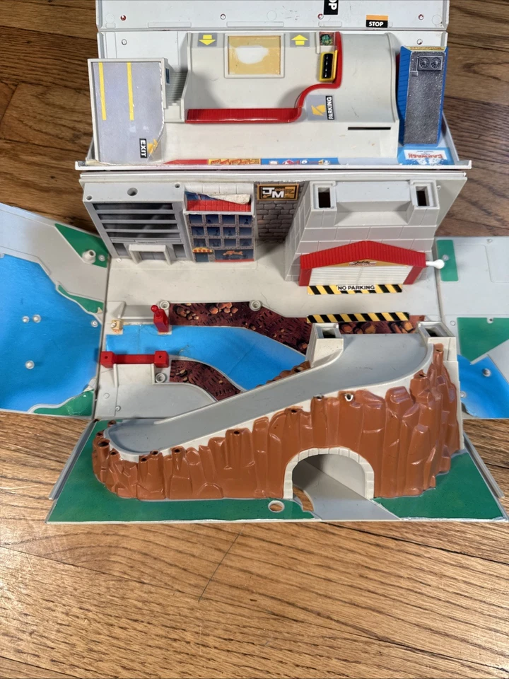 Vintage 1988 Micro Machines Super City Tool Box Playset Galoob - Incomplete - Image 2 of 4