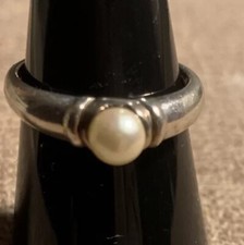 STERLING SILVER BEAUTIFUL CLEAN PEARL RING SIZE 8