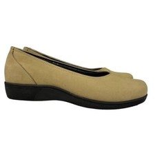 Gravity Defyer Beige Suede Leather Loafer Slip On Size 9