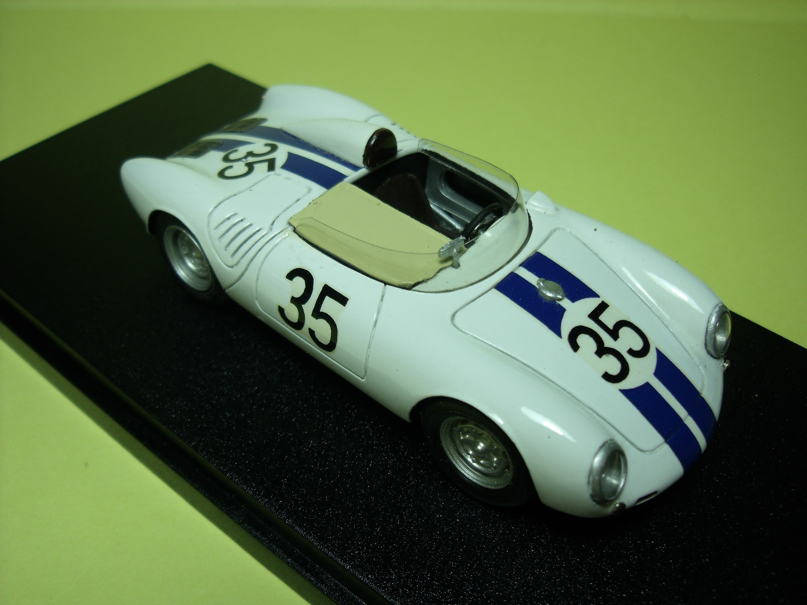 Kit 1/43 Porsche 550 A Spyder Le Mans 57 Vroom miniature de collection à peindre cadeau idéal