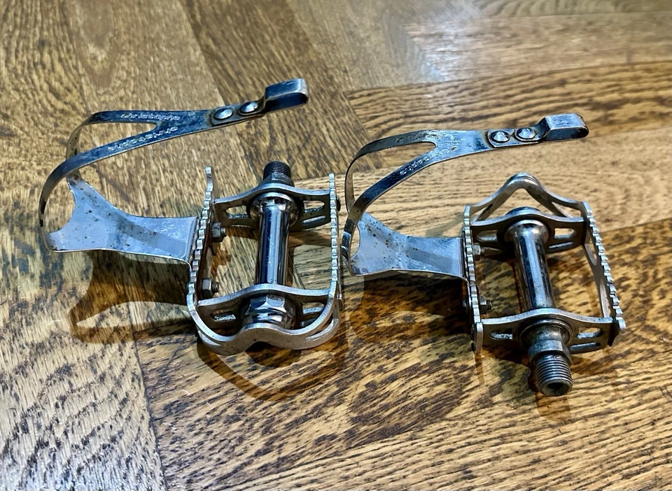 Pedali Ciclismo Vintage Lyotard con Puntapiedi Christophe e Cinghie NOS Eroica - Immagine 2 di 4