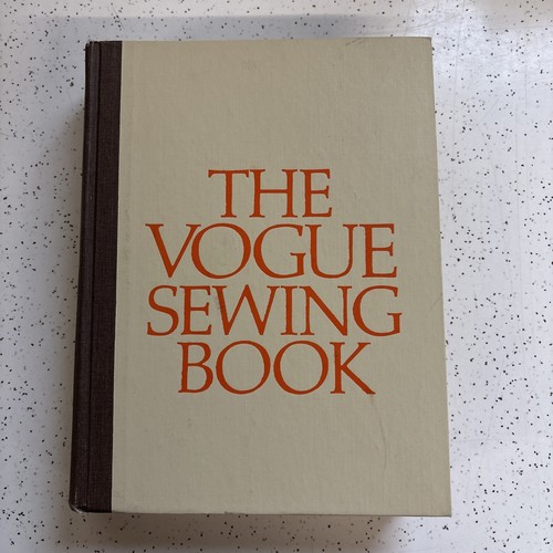 The Vogue Sewing Book Vintage 1973 2nd Edition Hardcover - Picture 1 of 9