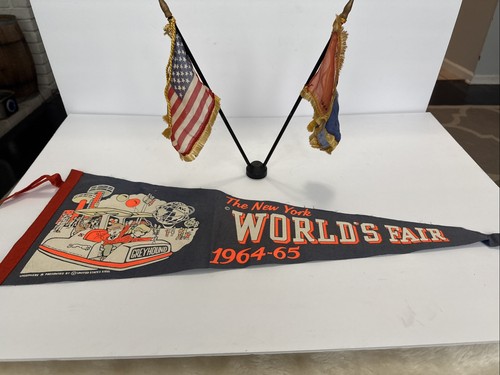 2 FLAG PENCIL SET 1964 NEW YORK WORLD'S FAIR SOUVENIR US FLAG PLUS PENNANT