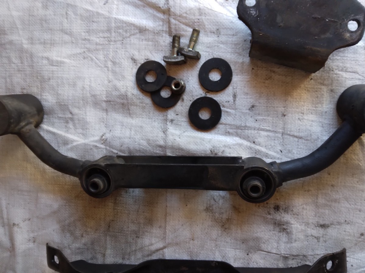 たひと Nissan 300zx Manual Transmission Mount Z31 Crossmember | eBay