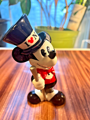 Disney Mickey Mouse I Love NY Ceramic Figurine Black Red Vintage