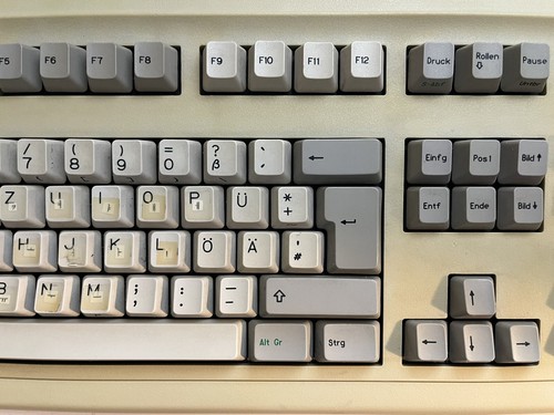 DIN AT Keyboard Model BTC 5349 German 5 Pin Connector Vintage Computer W/Metal - Picture 10 of 13