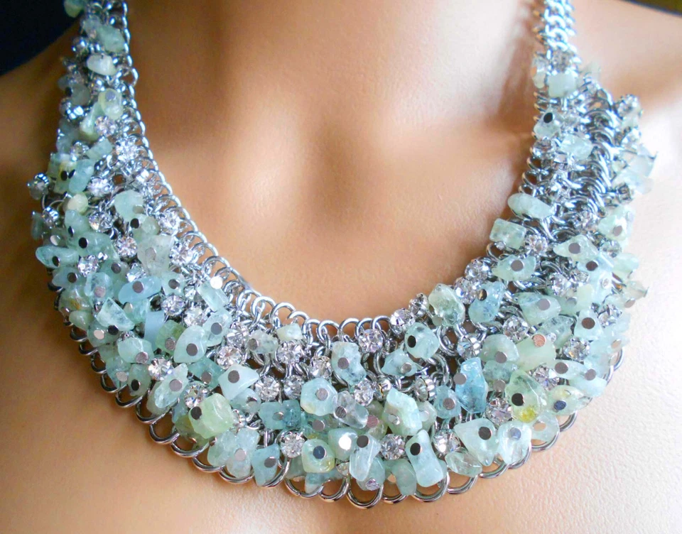 Collier Quarz mintfarben + Kristallsteine silbern glänzend + Geschenkbox