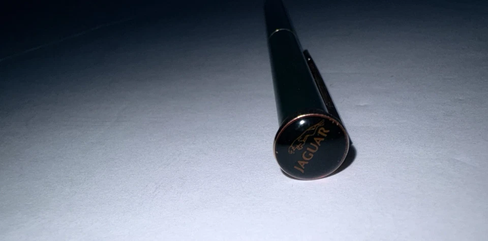 Bolígrafo Jaguar Borde Dorado Verde con Funda de Cuero Beige Original - Lujo Foto 4 de 4