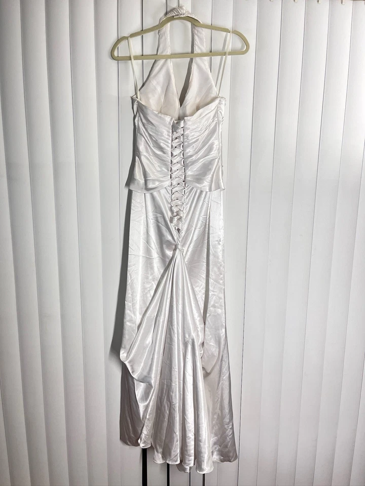 Moderno Vestido de Boda de Mucama Talla 4 Y2K Halter Cuello Cuentas Cintura Imperio Foto 3 de 4