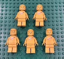 1982 LEGO Space Classic Space Astronaut Yellow sp007 X5 Minifigure Worn logo!