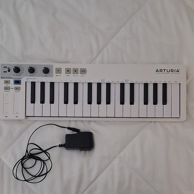 Arturia KeyStep 32-Key Slim Keyboard Controller Sequencer USB