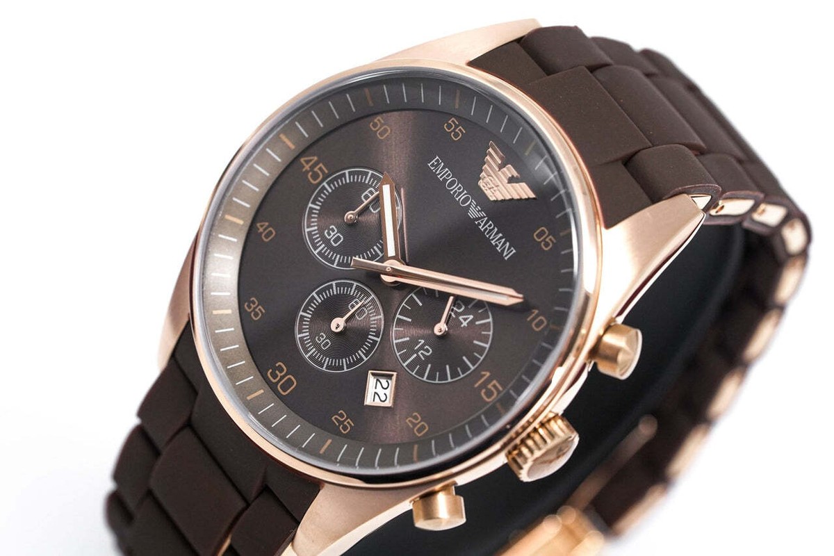 エンポリオアルマーニ　クロノグラフ 腕時計 AR5890 Emporio Armani Chronograph AR5890 Wrist Watch for Men