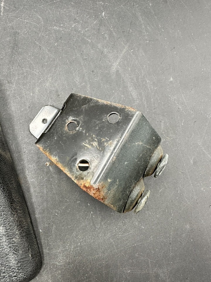 Jeep Wrangler YJ TJ 9106 Third 3rd Brake Light Cover Contact Tailgate