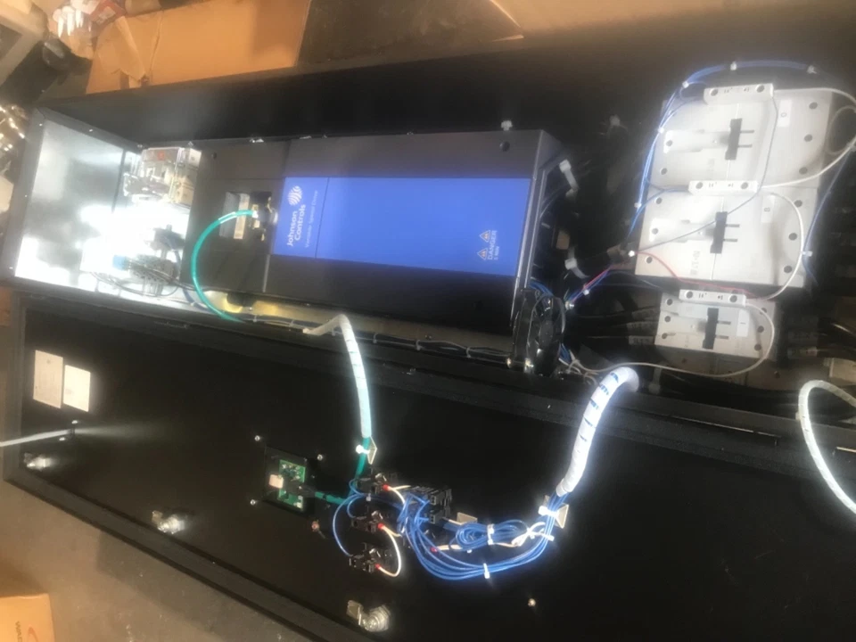 Johnson Controls VS087410B-00000, VSD II 60HP/45KW; 480V; VSD SERIE II 60HP Foto 4 de 4