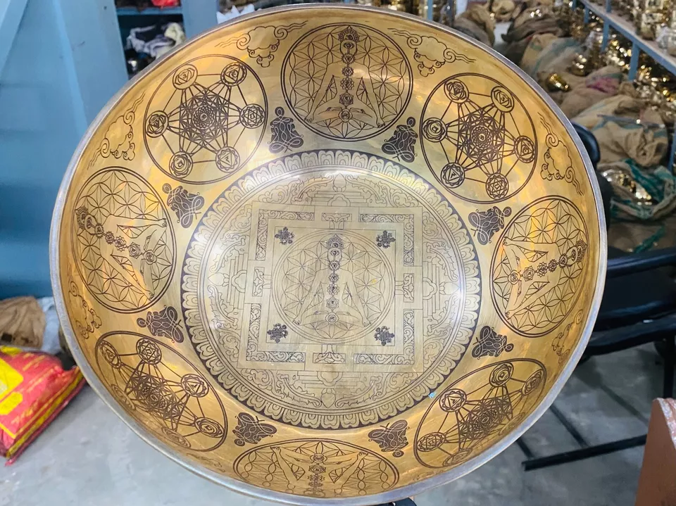 Cuenco de canto artesanal de 10-24" con mandala, símbolo de 8 esquinas, yogui meditador- Foto 4 de 4