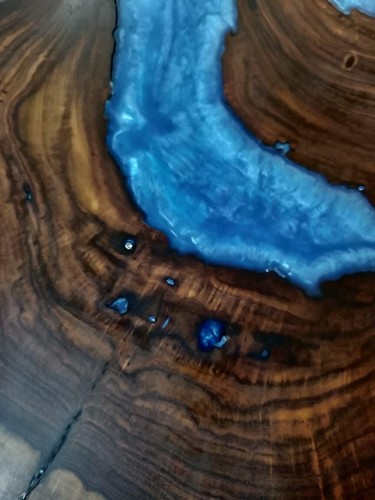 Blue Night Glow Round Epoxy Table – Stunning Resin Coffee, End & Centerpiece - 第 3/12 張圖片