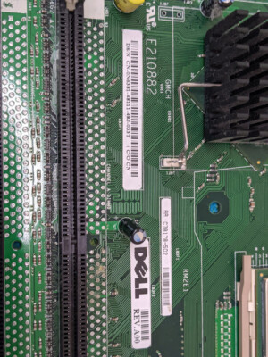 Pack Carte Mère Dell DG33M03 + Intel Core 2 Quad Q8200 + 4 Go DDR2 - Occasion