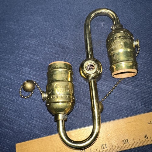 VINTAGE BRASS LAMP DOUBLE CLUSTER LEVITON PULL CHAIN SOCKETS - Picture 3 of 7
