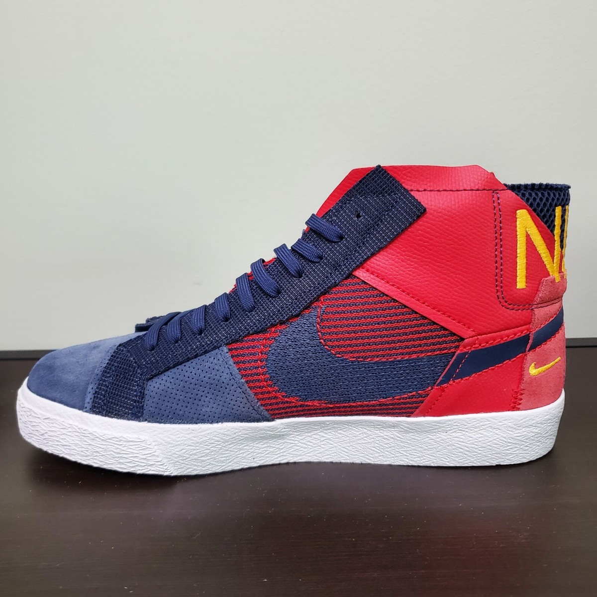 靴 Nike SB BLAZER MID US8 26cm Nike SB Zoom Blazer Mid Premium Deconstructed - Barcelona