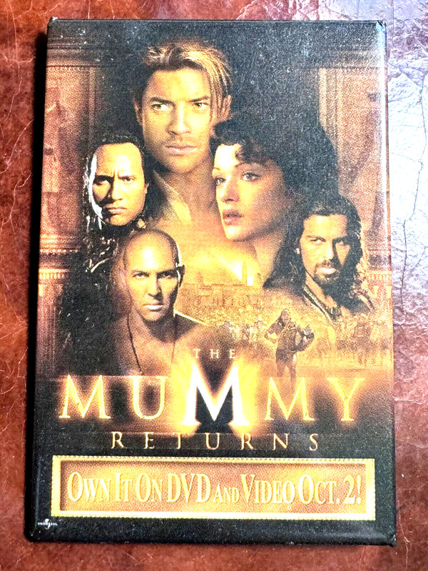 2001 THE MUMMY RETURNS Pin Pinback Movie PROMOTIONAL Button: Brendan Fraser