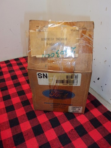 FORD T10 BEARING RETAINER W/SEAL NEW T85P-6 2603001 C5AZ-7050-E NOS JEEP T150 - Picture 5 of 5