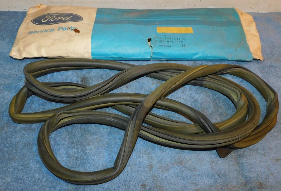 1972 1973 1974 1975 1976 Ford Courier NOS LH DOOR OPENING WEATHERSTRIP - Image 4 of 4