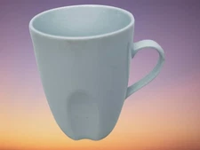 Simple Dining Brand 4-Lot White Indented Tapered Coffee Mugs Cups 10 oz Capacity