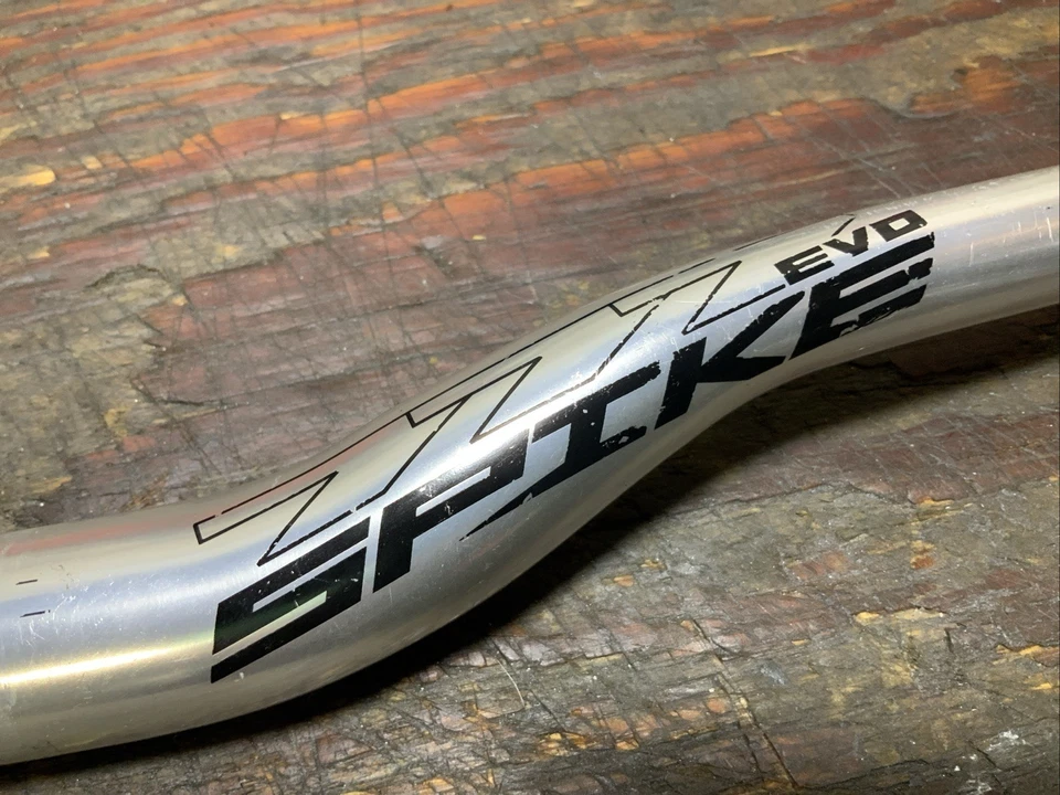 Manillar Spike 777 mm Race XGT hasta 4 ° trasero 8 ° 30 mm elevación 31,8 mm abrazadera Foto 3 de 4