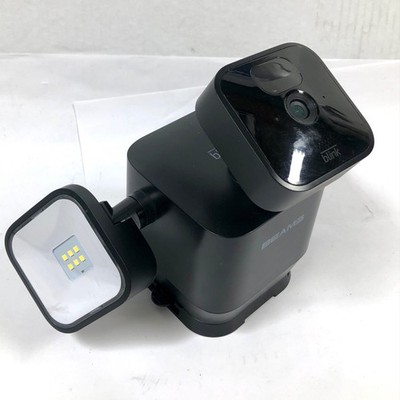 Blink Outdoor Wireless HD Security Camera with Floodlight BAC044600U w/ Mount